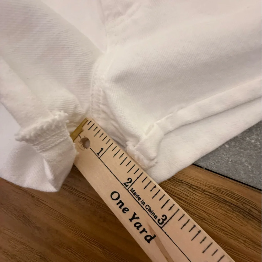 Citizens of Humanity Marlow High Rise White Denim Cutoff Shorts Size 24 NWOT - Picture 14 of 14